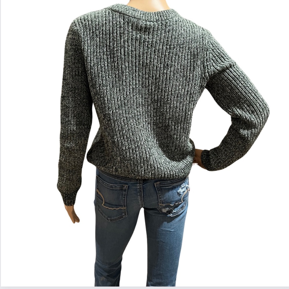 h&m pull over sweater - Picture 3 of 3